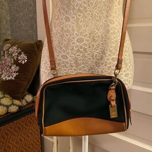 Vintage Dooney & Bourke Cabriolet hunter green canvas & leather crossbody purse